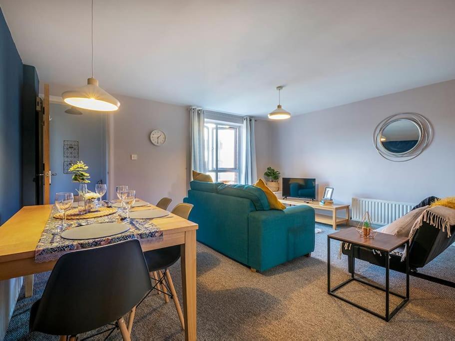 Lovely 2 Bedroom Apt At Ormeau Park W/ Free Parking Belfast Eksteriør billede