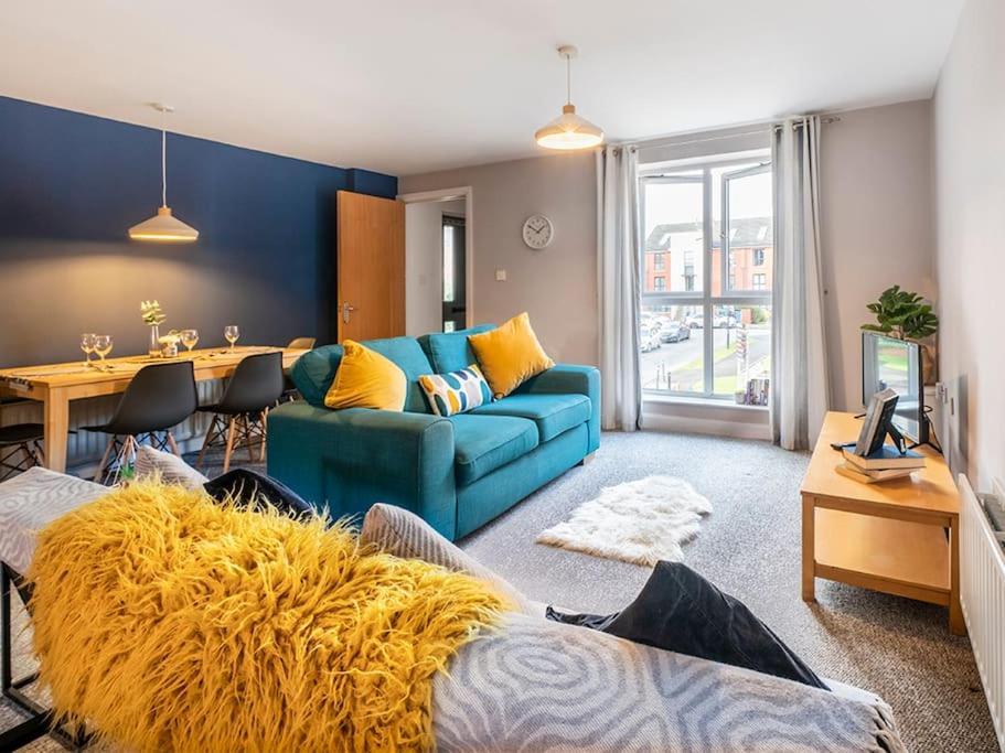 Lovely 2 Bedroom Apt At Ormeau Park W/ Free Parking Belfast Eksteriør billede
