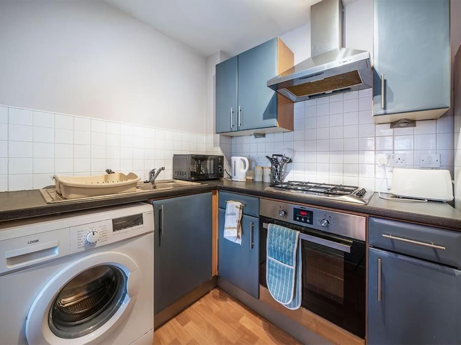 Lovely 2 Bedroom Apt At Ormeau Park W/ Free Parking Belfast Eksteriør billede